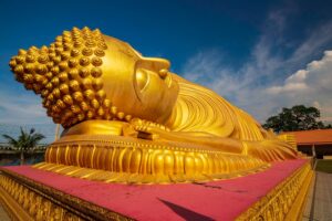 buddha-gold-reclining-buddha-lord-statue-buddhist-temple-thailand